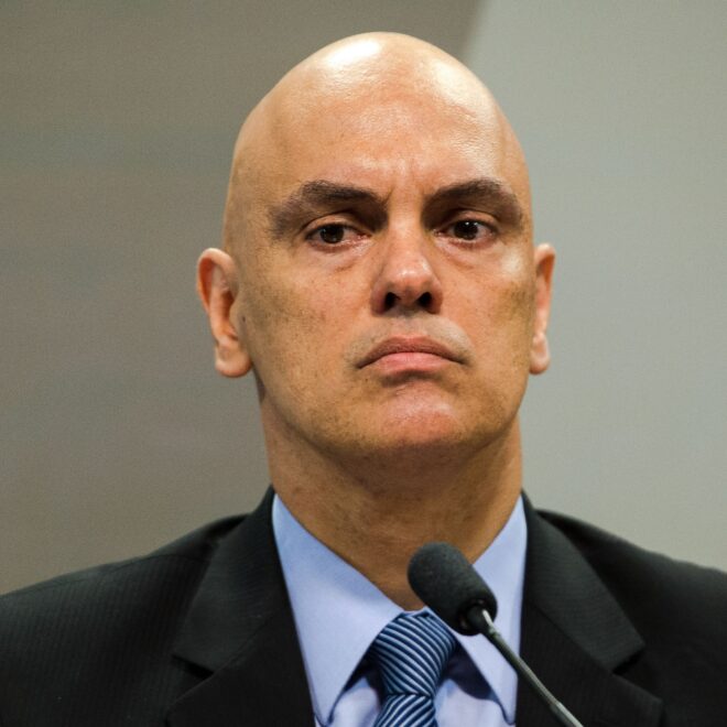 Desvende Lições Cristãs em Tempos de Crise e Transformação